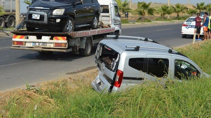 Manisa&rsquo;da Trafik Kazası: 3 Yaralı