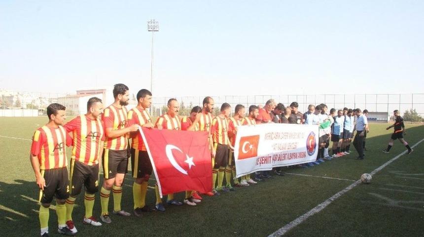 T&uuml;rk Ve Suriyeliler Dostluk Ma&ccedil;ı Yaptılar