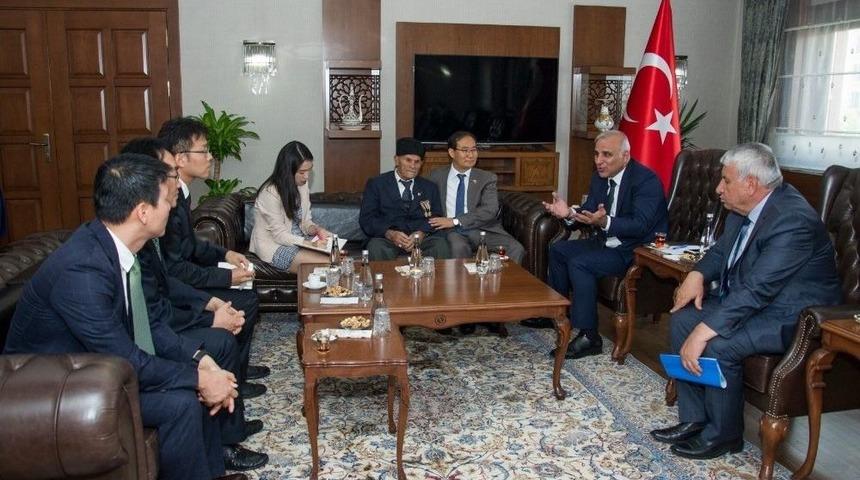 B&uuml;y&uuml;kel&ccedil;i Cho Yun-soo, Kore Gazileri İ&ccedil;in Van&rsquo;da