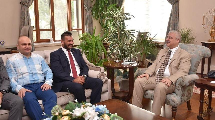 Manisa&rsquo;da "bağımsız Gen&ccedil;ler Mektebi" Projesi