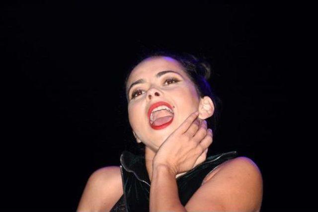 Umurbey de Inna R&uuml;zgarı Esti 3