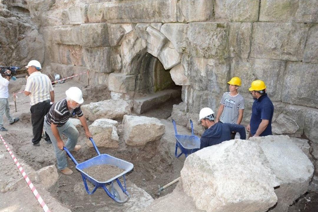Yrd. Do&ccedil;. Dr. S&ouml;kmen: &ldquo;literat&uuml;r &Ccedil;alışmalarına Baktığımızda D&uuml;nyada Ve Anadolu&rsquo;da B&ouml;yle Bir Yapı &Ouml;rneğine Rastlamadık&rdquo;