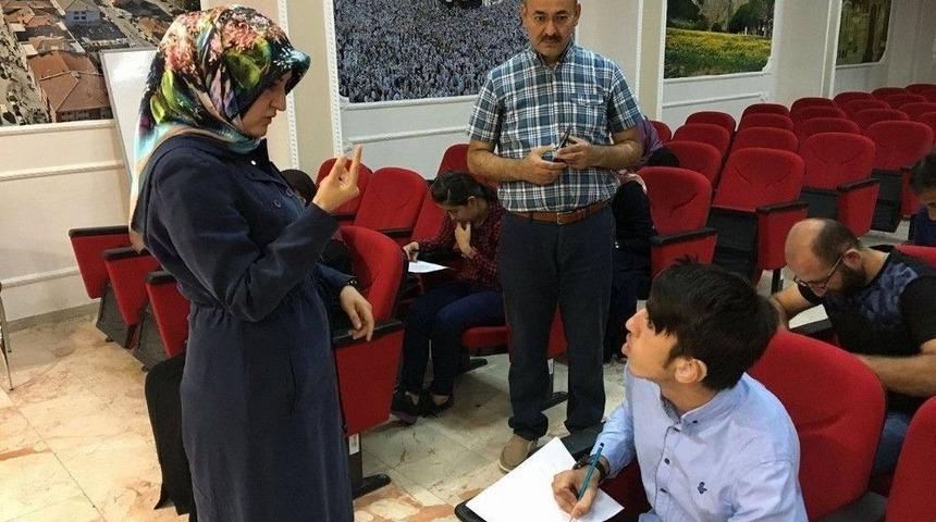 İşitme Engelliler Arasında Umre &Ouml;d&uuml;ll&uuml; Yarışma D&uuml;zenlendi