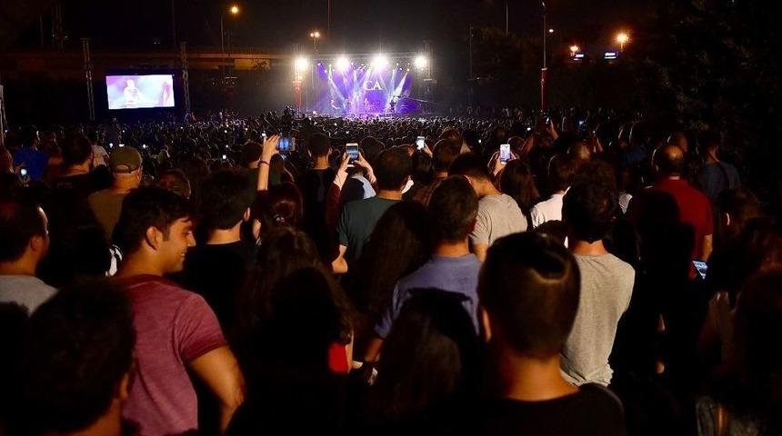 &Ccedil;im Konserleri, Cem Adrian İle Başladı