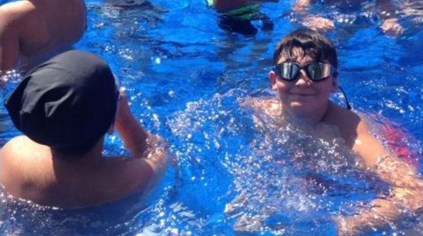 B&uuml;y&uuml;kşehir&rsquo;de, &Ccedil;ocuklar Eğlenerek Y&uuml;zme &Ouml;ğreniyor