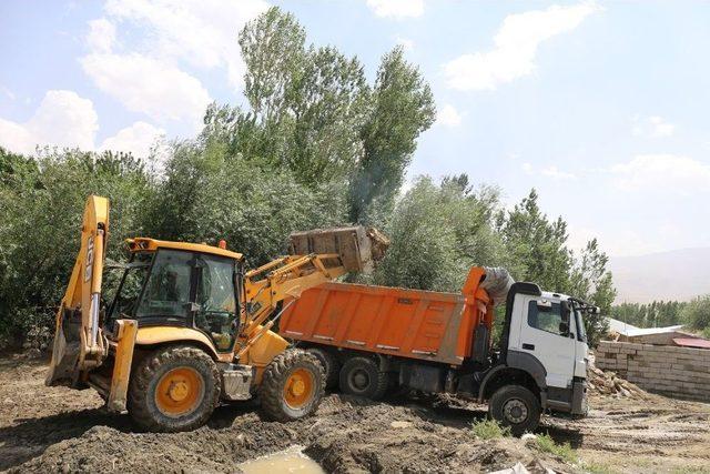 Selden Kapanan Yollar Temizleniyor