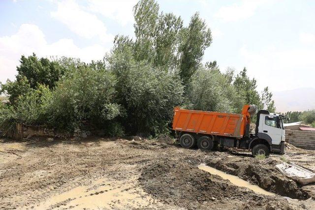 Selden Kapanan Yollar Temizleniyor