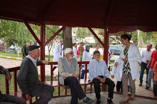 Kalp Krizine Dikkat Çekmek İçin Yürüdüler