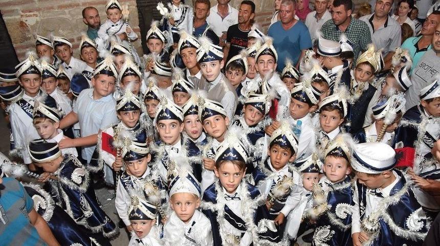 Balkanlar&rsquo;da S&uuml;nnet Coşkusu