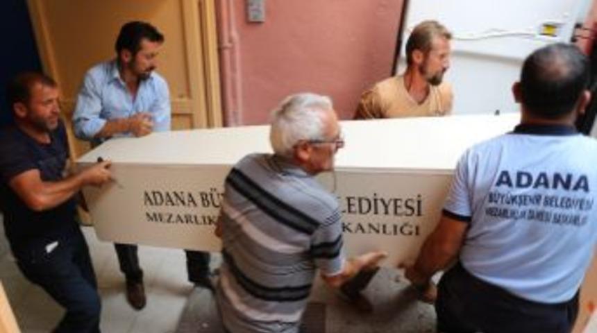 G&ouml;&ccedil;&uuml;kte Toprak Altında Kalıp &Ouml;len İş&ccedil;inin Cenazesi Yakınlarına Teslim Edildi