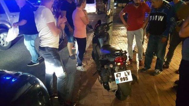 Otomobil Hatalı Solladı, Motosiklet Sürücüsü Kaza Yaptı