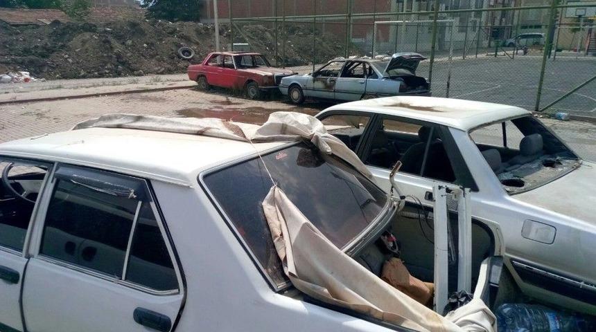 Hurda Ara&ccedil; Yandı, Mahalleli Tepki G&ouml;sterdi