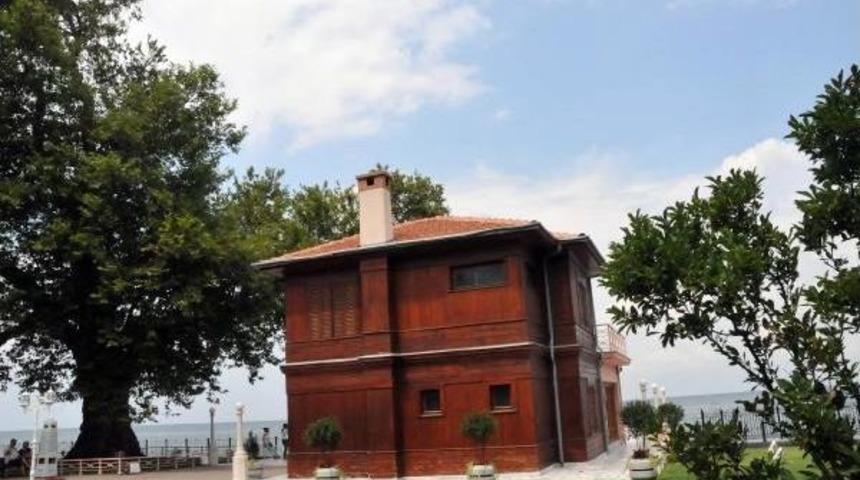 Z&uuml;beyde Hanım&rsquo;In El Emeği G&ouml;z Nuru, Yalova&rsquo;Da Muhafaza Ediliyor