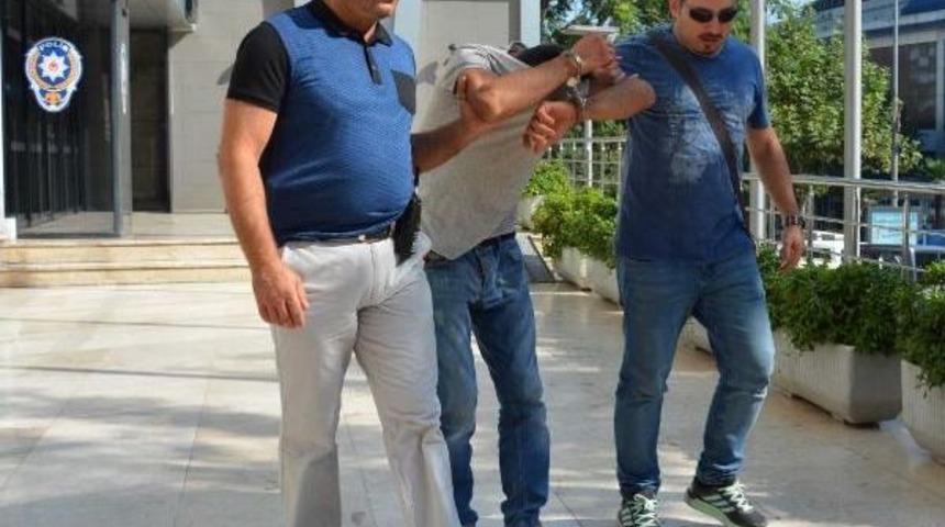 Uyuşturucu Almak I&ccedil;in Okulun Bilgisayarını &Ccedil;aldı