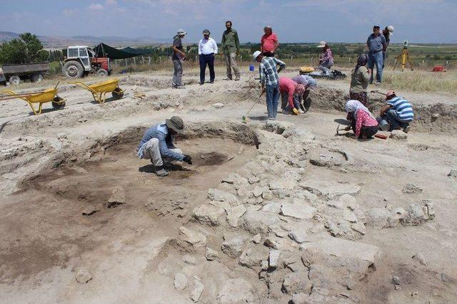 Denizli’deki Kazı Çalışmalarında 8 Bin 600 Yıllık Bulgular Elde Edildi