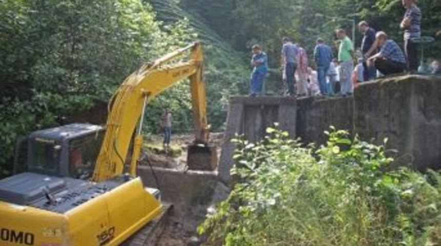 Rize&rsquo;nin &Ccedil;ayeli İl&ccedil;esinde Selde Kaybolan Mehmet K&uuml;&ccedil;&uuml;ksarı İ&ccedil;in Arama &Ccedil;alışmaları Devam Ediyor