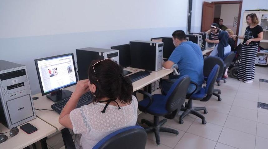G&ouml;lbaşı Belediyesinden Engellilere Bilgisayar Destekli Muhasebe Kursu