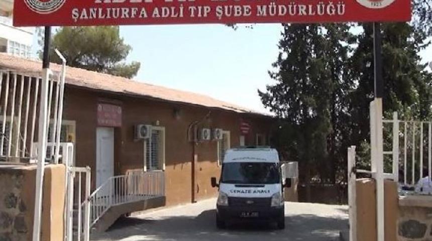 Kendisini D&ouml;ven Genci Tabancayla &Ouml;ld&uuml;rd&uuml;