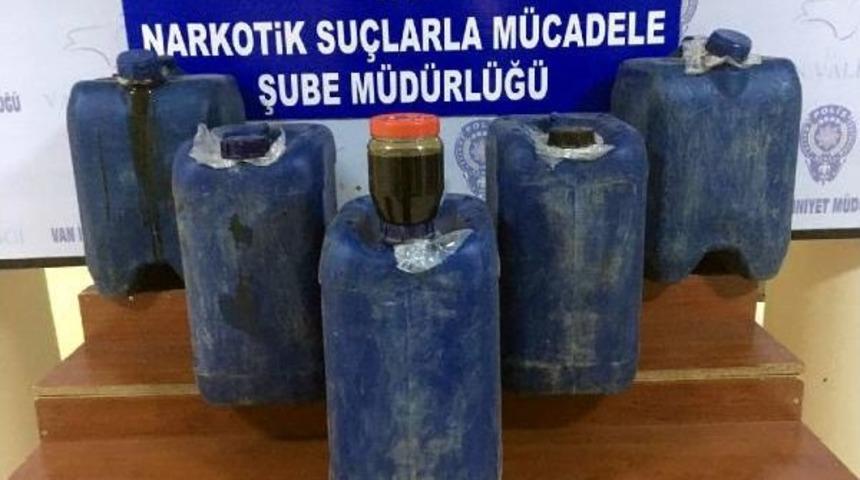Van'da 157 Kilo Sıvı Eroin Ele Ge&ccedil;irildi