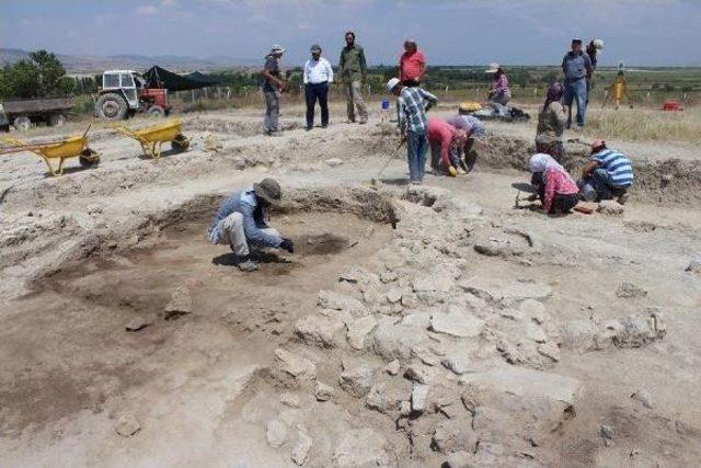 Ekşi Höyük'te, 8 Bin 600 Yıllık Bulgulara Ulaşıldı