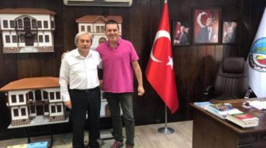 Sanatçı Mithat Körler İle Başkan Şahin Bir Araya Geldiler