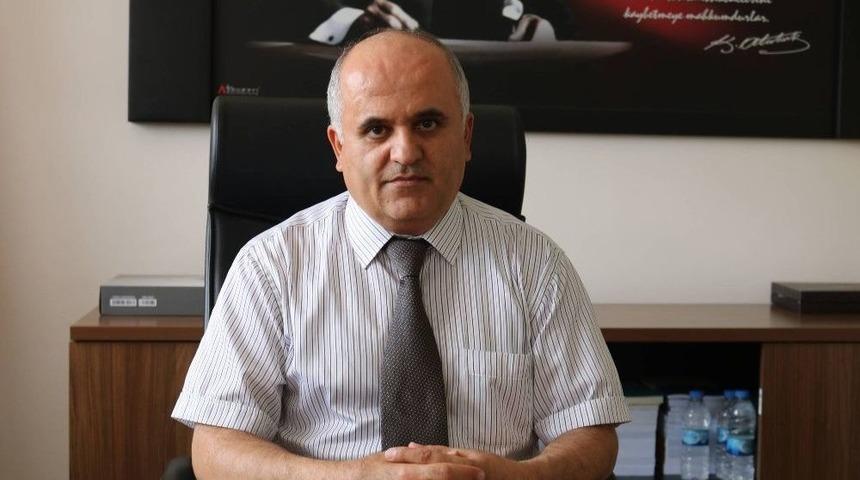 İn&ouml;n&uuml; &Uuml;niversitesi Sosyal Bilimler Enstit&uuml;s&uuml; M&uuml;d&uuml;r&uuml; Prof. Dr. Mehmet Kubat: