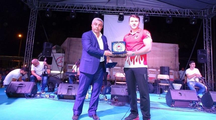 Hisarcık Belediyesinden Milli Sporcuya Destek
