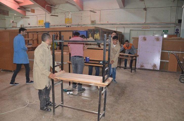 Yaz Tatilinde Okulları İçin Çalışıyorlar G4