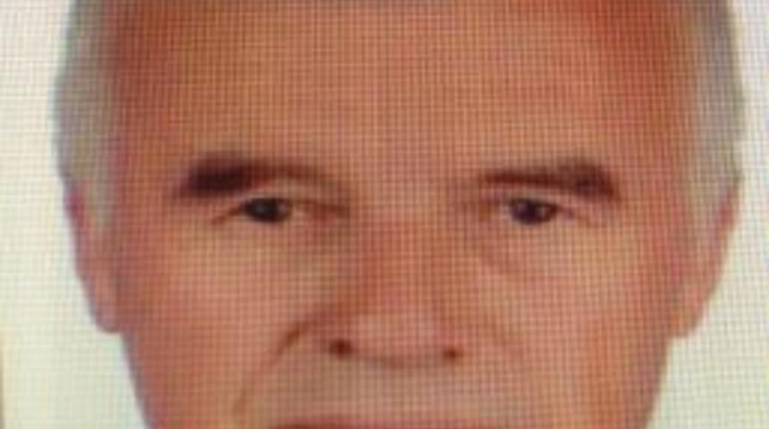 G&uuml;bre Boşalttığı &Ccedil;ukura D&uuml;şen Kamyon S&uuml;r&uuml;c&uuml;s&uuml; &Ouml;ld&uuml;