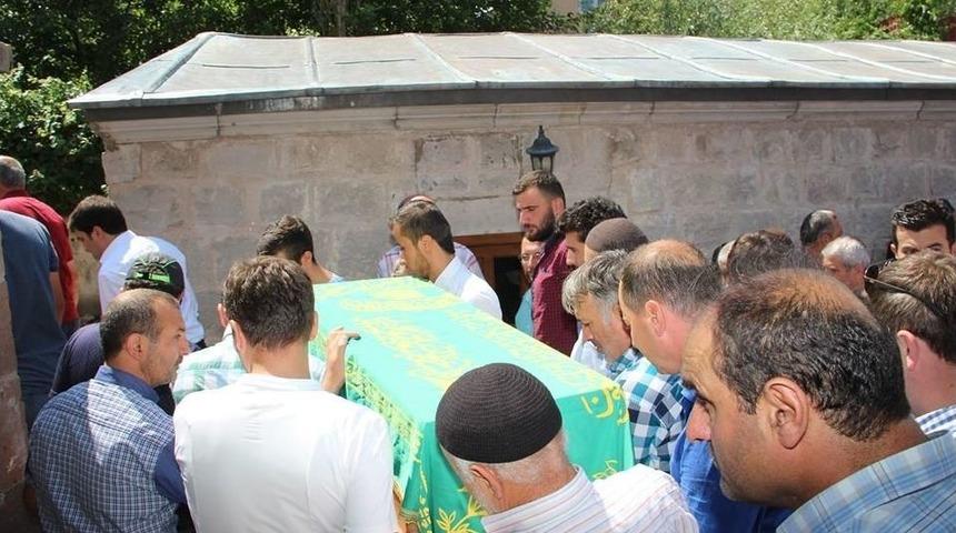 Minik Yunus Emre G&ouml;zyaşlarıyla Uğurlandı