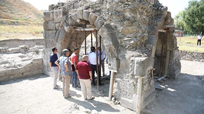 B&uuml;y&uuml;kşehir Tarihi &Ccedil;alışmalara Destek Veriyor