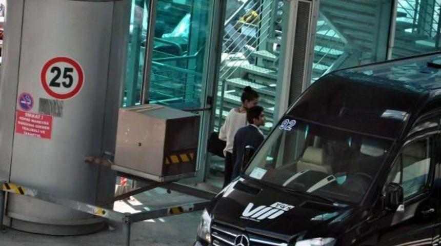 Adriana Lima Ve Metin Hara Bu Kez Birlikte Abd'ye U&ccedil;tu (Geniş Haber)