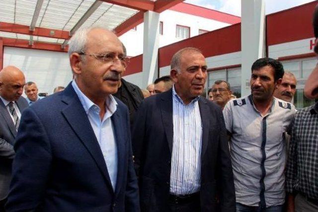 Kılıçdaroğlu, Traktör Kazasında Annesi Ve 2 Kardeşini Kaybeden Gence Sahip Çıktı