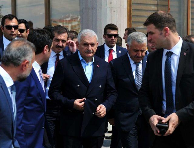 Başbakan Yıldırım: “almanya Racon Kesiyor”