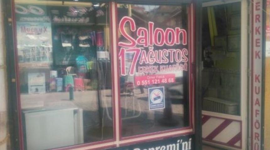 17 Ağustos&rsquo;un Yıl D&ouml;n&uuml;m&uuml;nde 17 Yetimi &Uuml;cretsiz Tıraş Etti