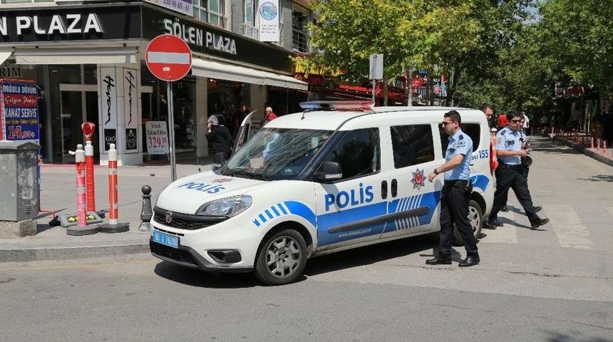 Başkent&rsquo;te Bı&ccedil;aklar Konuştu: 1&rsquo;i Ağır 3 Yaralı