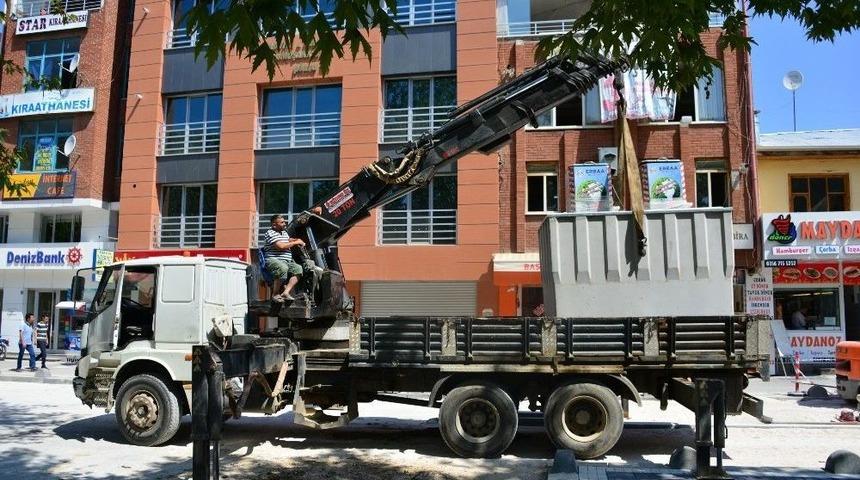 Erbaa Cumhuriyet Meydanına Yer Altı Çöp Konteyneri