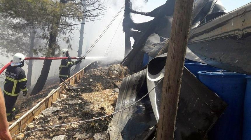 Jandarma &Ouml;zel Harekat Tabur Komutanlığı Yanında Korkutan Yangın