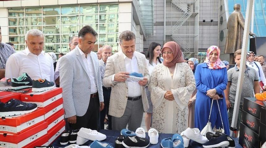 Kurban Bayramı &Ouml;ncesi Yetimlere Yardım İ&ccedil;in Hayır Festivali D&uuml;zenlendi