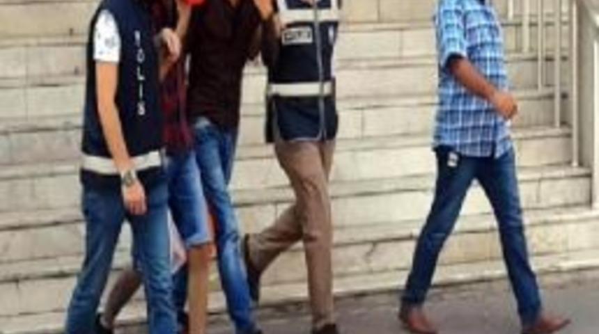 Bisiklet Hırsızını Boynundaki D&ouml;vme Yakalattı