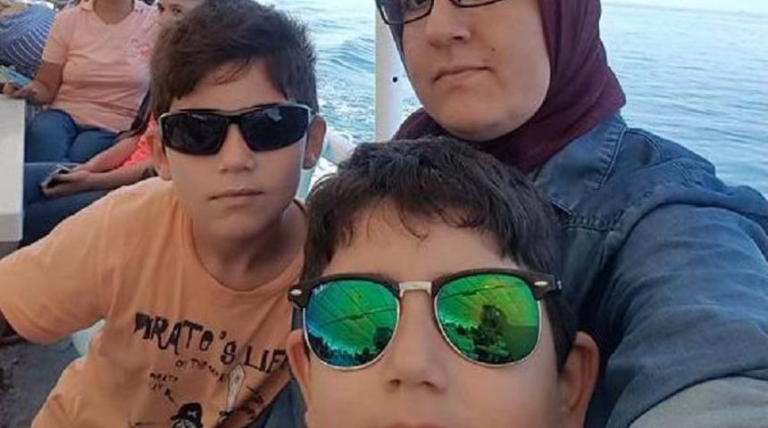 Otomobiliyle Ağaca &Ccedil;arpan Kadın &Ouml;ld&uuml;