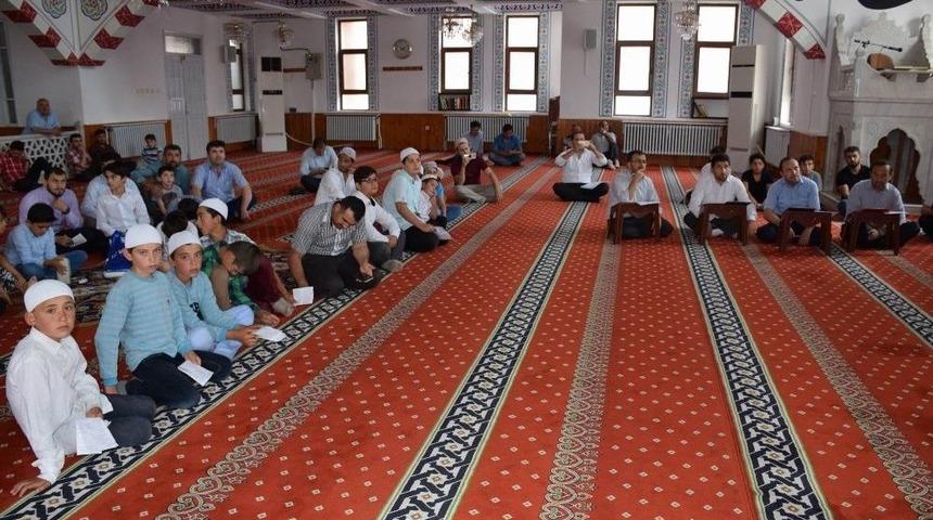 En G&uuml;zel Hutbeyi Okumak İ&ccedil;in Yarıştılar