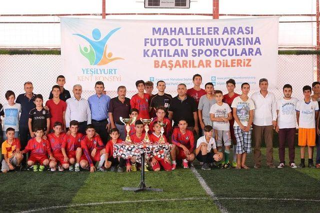 Mahalleler Arası Futbol Turnuvasında Ödül Töreni Yapıldı