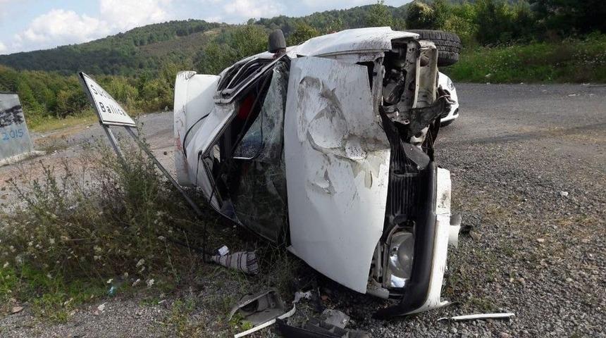 Takla Atan Otomobilde 2 Kişi Yaralandı
