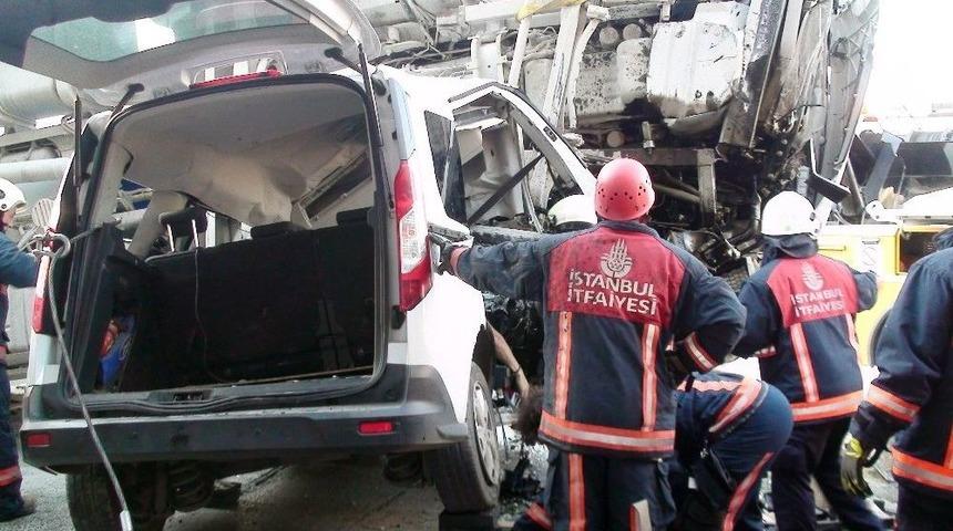 Kadık&ouml;y&rsquo;de Beton Mikseri Dehşeti: 1 &Ouml;l&uuml;, 7 Yaralı