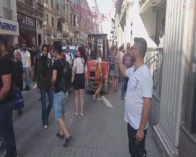 İstiklal Caddesi'ndeki Yeraltı Kablolarında Yangın