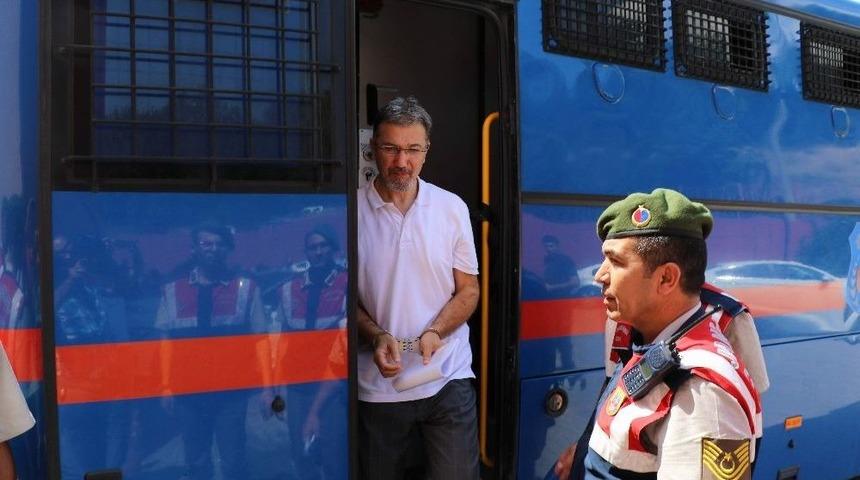 Adil &Ouml;ks&uuml;z&rsquo;&uuml;n Kardeşi 6 Yıl 3 Ay Hapis Cezasına &Ccedil;aptırıldı