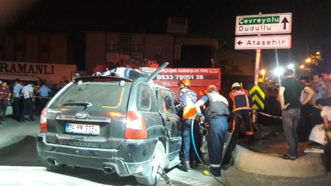 Ataşehir&rsquo;de Feci Kaza: 2 Kişi Hayatını Kaybetti