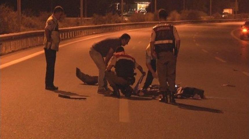 Otoyolda Yolun Karşısına Ge&ccedil;mek İstedi, Canından Oldu