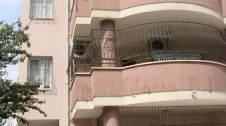 Pencereden D&uuml;şen Adam Hayatını Kaybetti